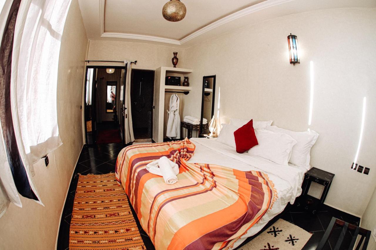 Riad Tama & Spa ワルザザート エクステリア 写真